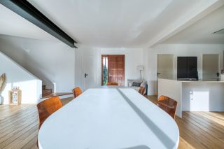 prestigious house 7 Rooms for sale on LA ROCHELLE (17000)