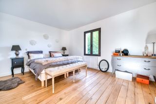 prestigious house 7 Rooms for sale on LA ROCHELLE (17000)