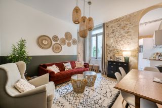 prestigious apartment 4 Rooms for sale on LA ROCHELLE (17000)