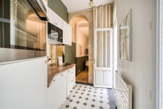 prestigious apartment 4 Rooms for sale on LA ROCHELLE (17000)