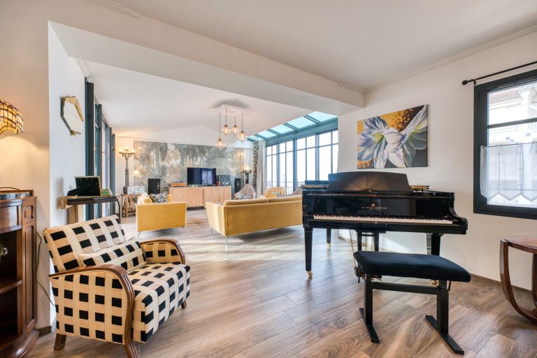 prestigious house 7 Rooms for sale on CHATELAILLON PLAGE (17340)