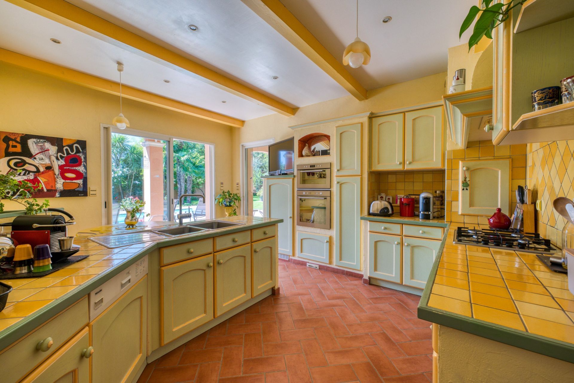 prestigious house 8 Rooms for sale on LAGORD (17140)