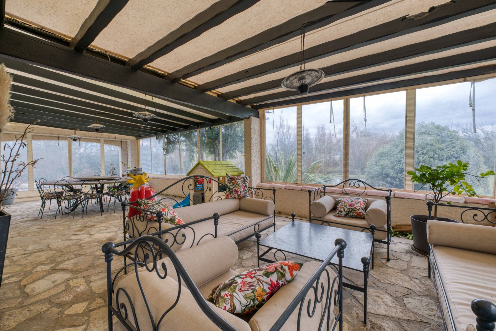 prestigious property 7 Rooms for sale on CHATELAILLON PLAGE (17340)