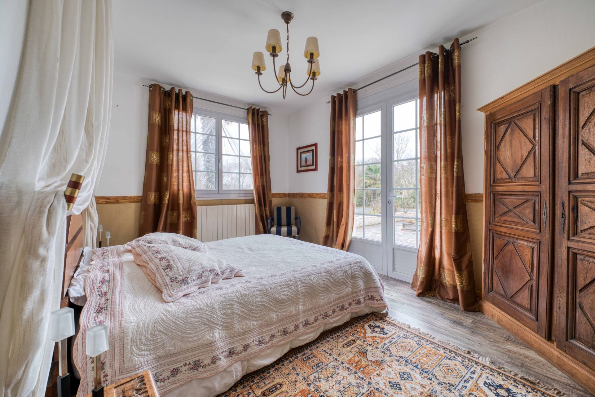 propriété de prestige 7 Pièces en vente sur YVES (17340)