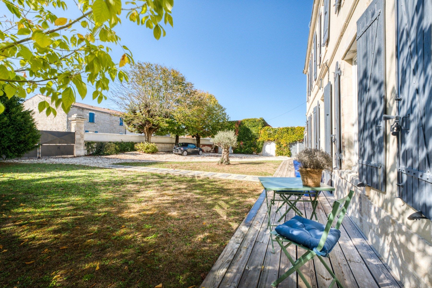 maison de prestige 7 Pièces en vente sur STE SOULLE (17220)