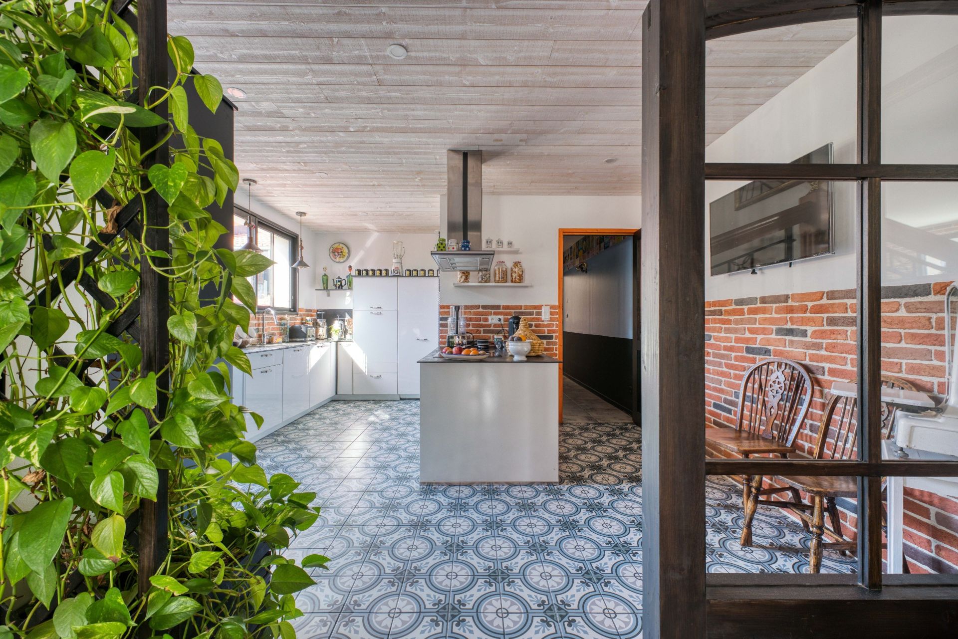 prestigious traditional house 5 Rooms for sale on CHATELAILLON PLAGE (17340)