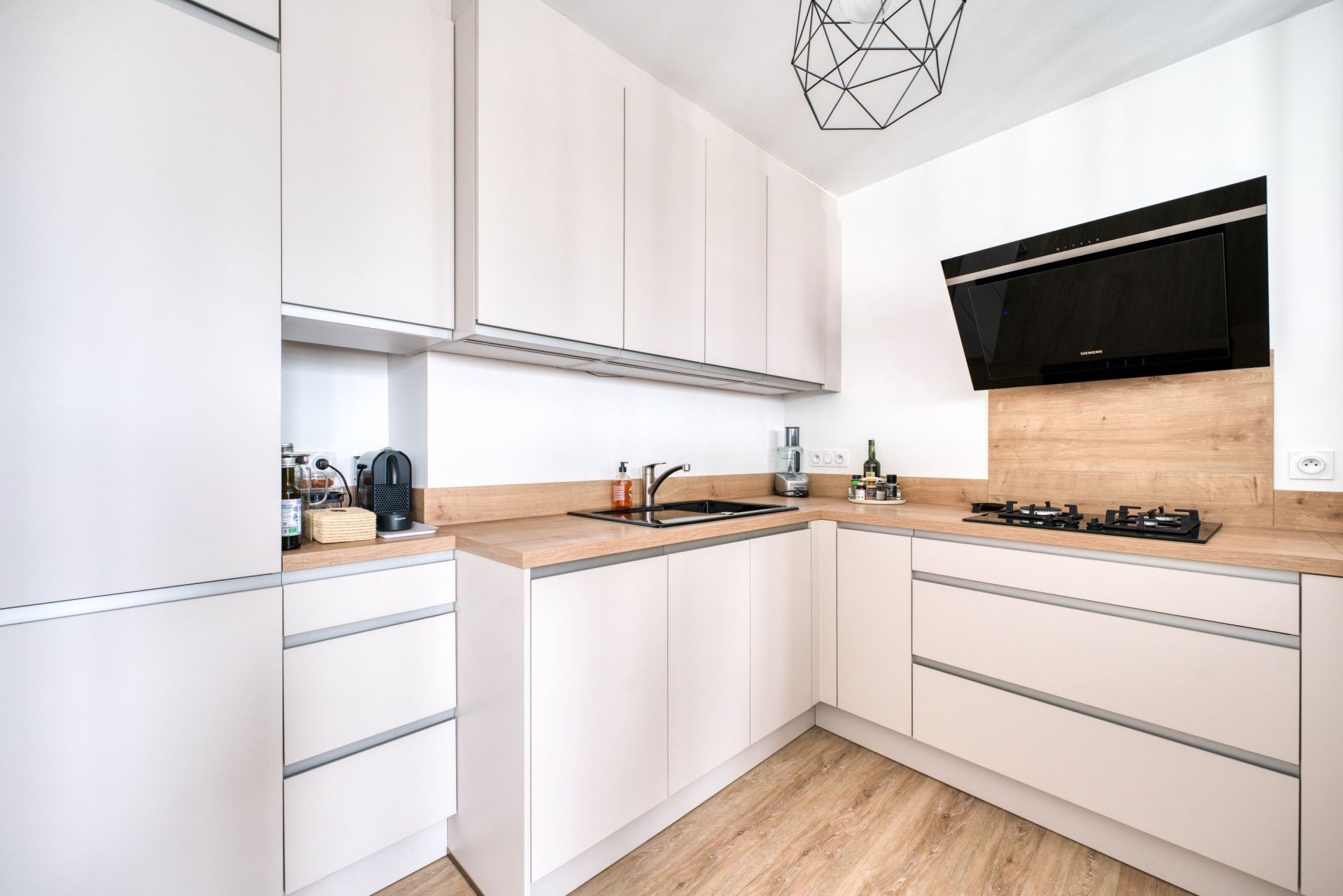 prestigious apartment 5 Rooms for sale on LA ROCHELLE (17000)