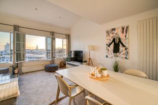 prestigious apartment 5 Rooms for sale on LA ROCHELLE (17000)