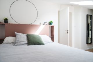 prestigious apartment 5 Rooms for sale on LA ROCHELLE (17000)