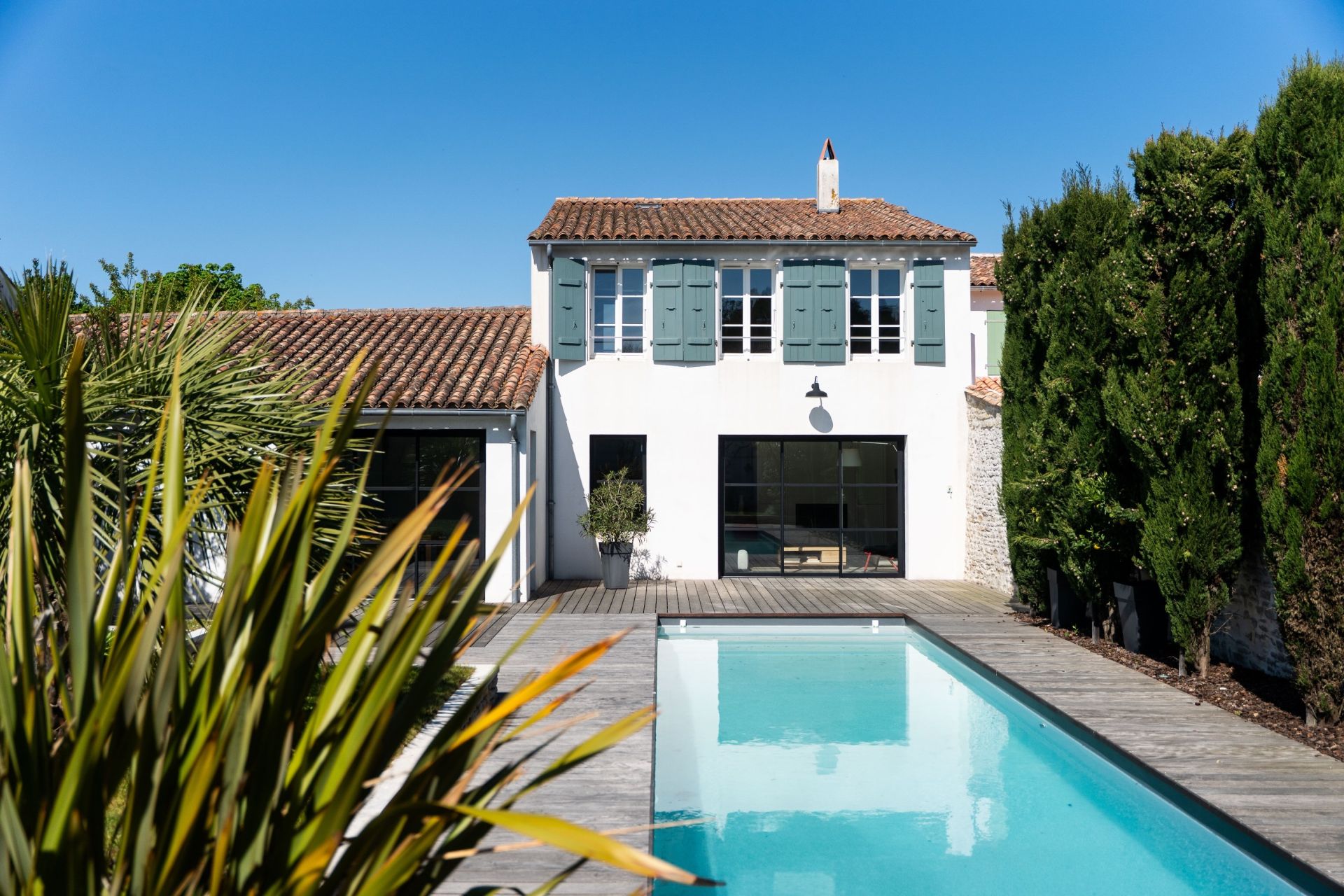 prestigious house 7 Rooms for sale on LA FLOTTE (17630)