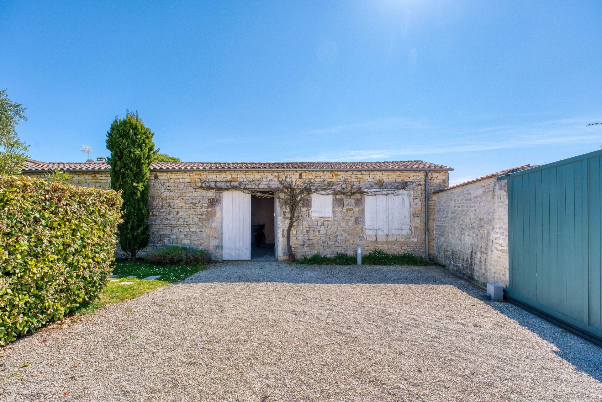 prestigious house 7 Rooms for sale on LA FLOTTE (17630)