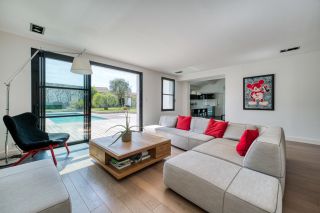 prestigious house 7 Rooms for sale on LA FLOTTE (17630)