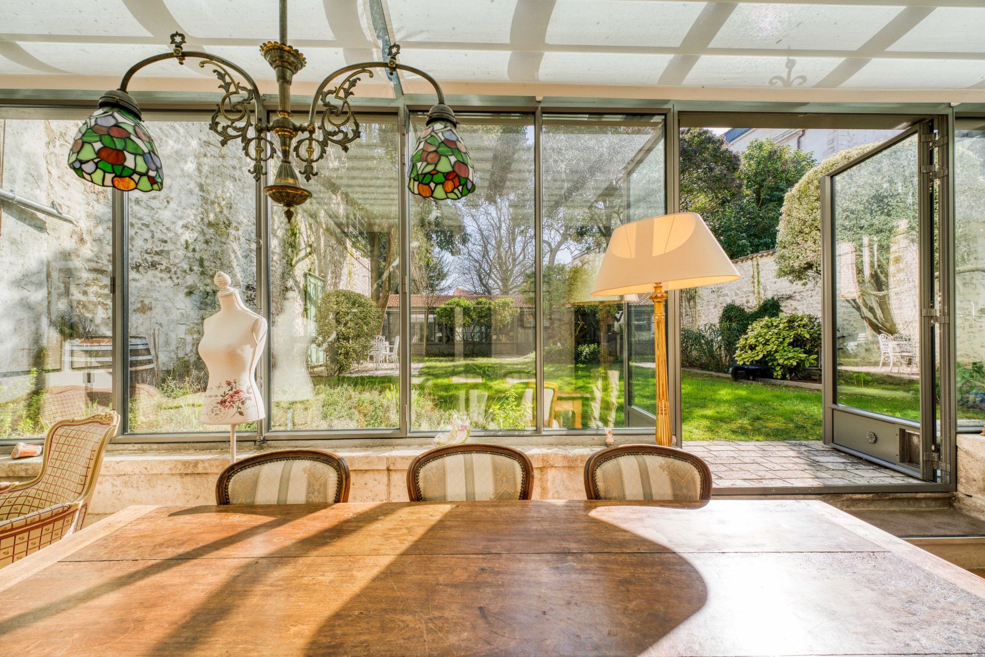 prestigious apartment 4 Rooms for sale on LA ROCHELLE (17000)