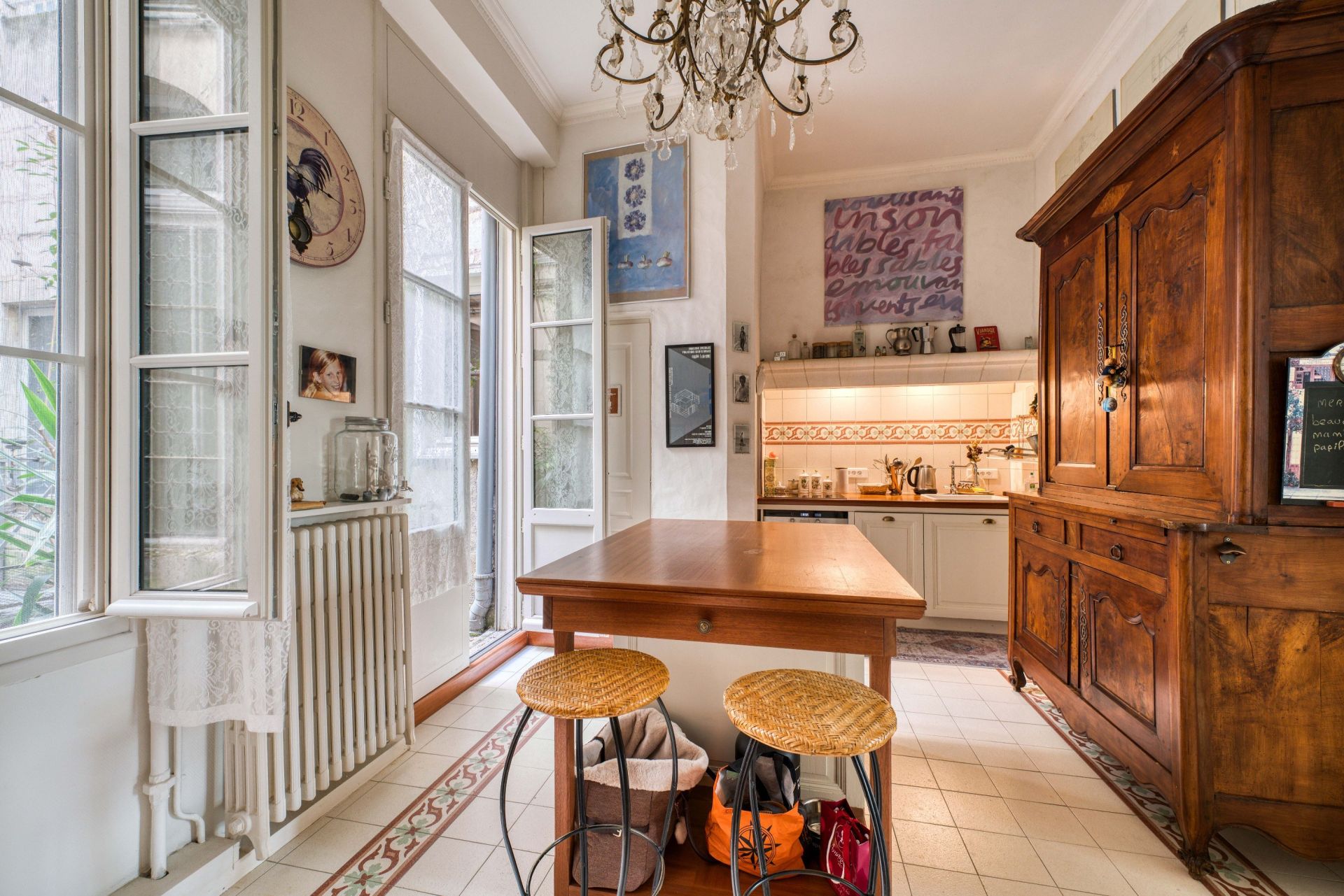 prestigious apartment 4 Rooms for sale on LA ROCHELLE (17000)