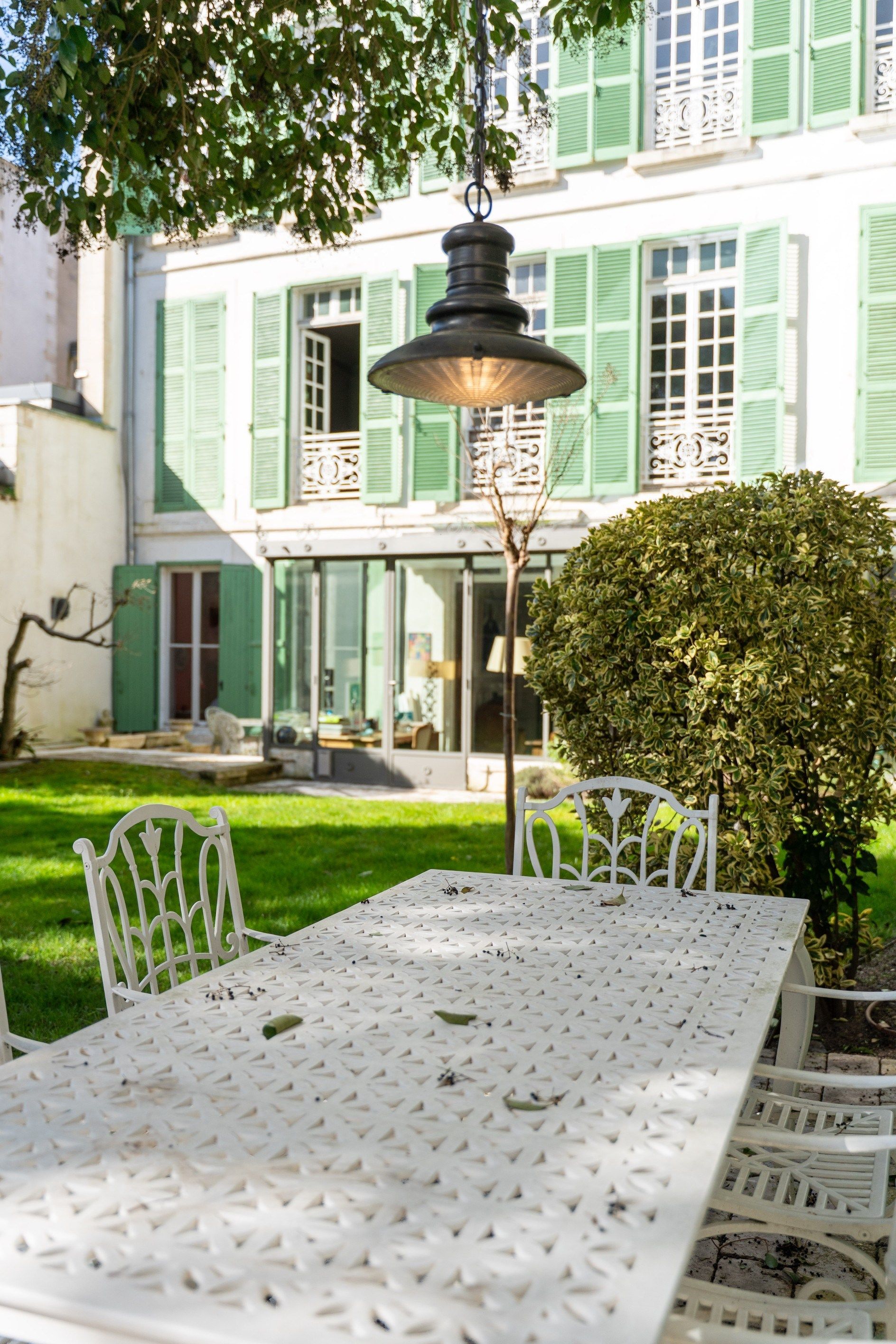 prestigious apartment 4 Rooms for sale on LA ROCHELLE (17000)