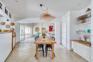 prestigious house 7 Rooms for sale on LOIX (17111)