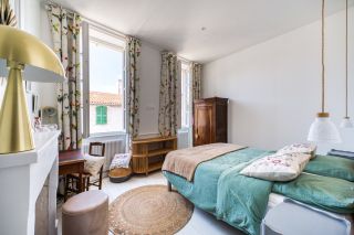 prestigious house 8 Rooms for sale on ST MARTIN DE RE (17410)