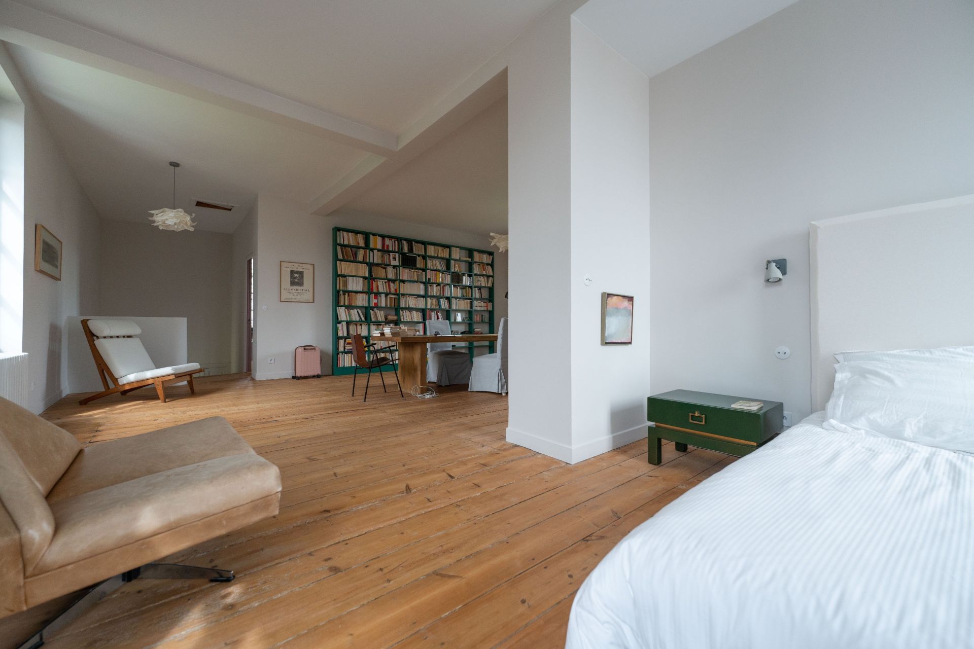 prestigious bourgeois house 8 Rooms for sale on FOURAS (17450)