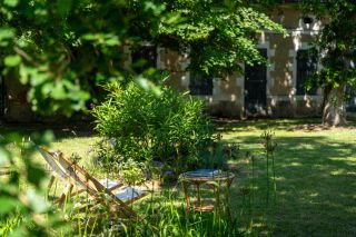 prestigious bourgeois house 8 Rooms for sale on FOURAS (17450)