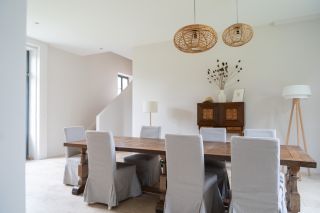 prestigious bourgeois house 8 Rooms for sale on FOURAS (17450)