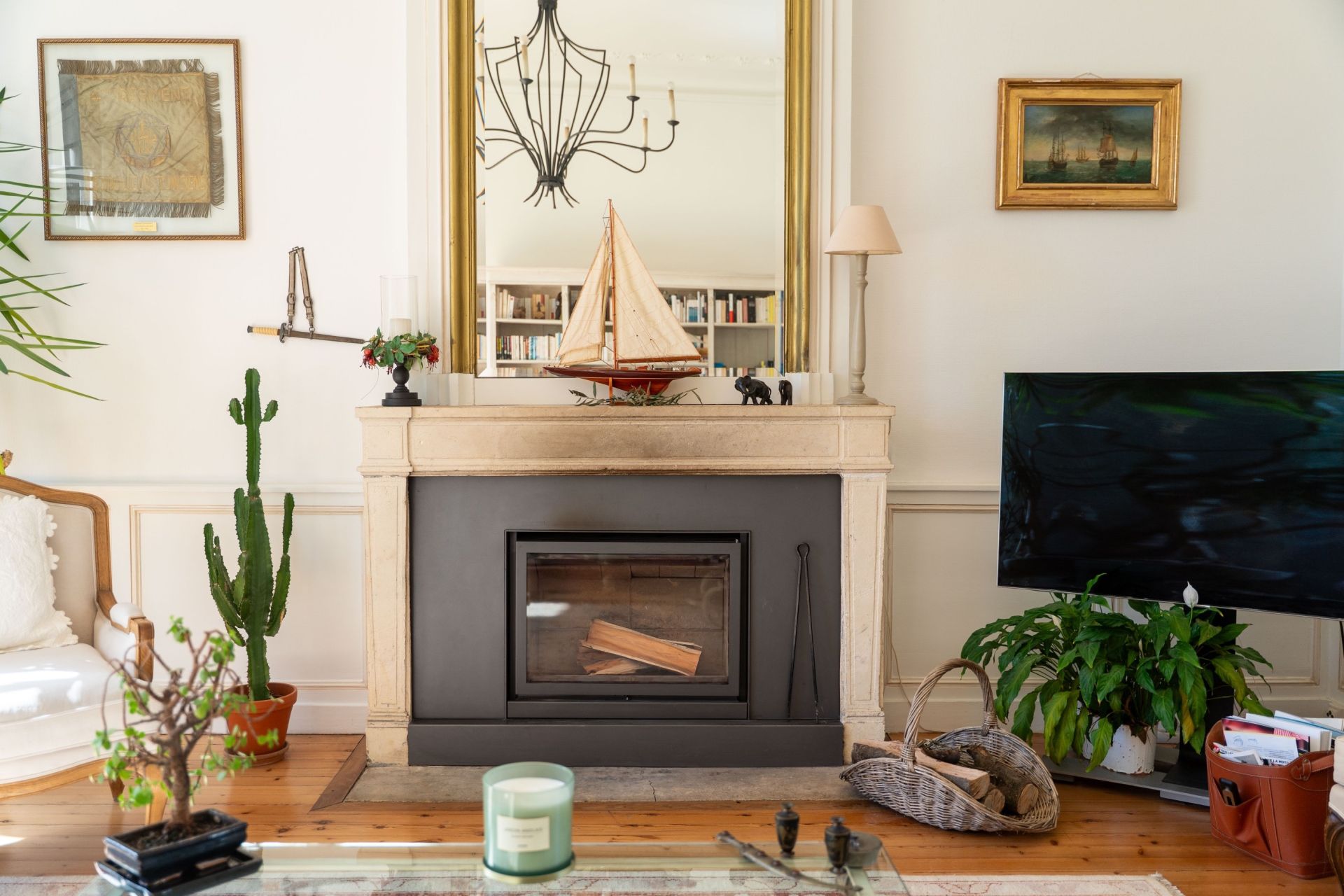 prestigious house 10 Rooms for sale on LA ROCHELLE (17000)