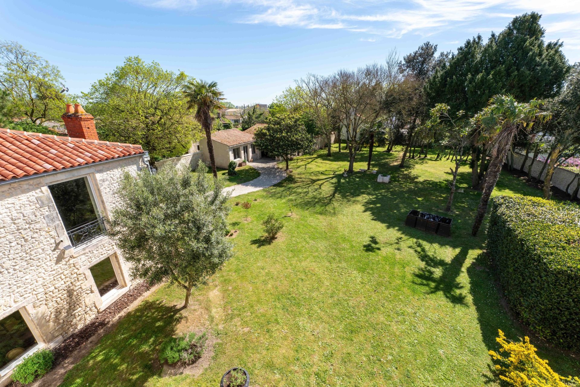 prestigious house 10 Rooms for sale on LA ROCHELLE (17000)