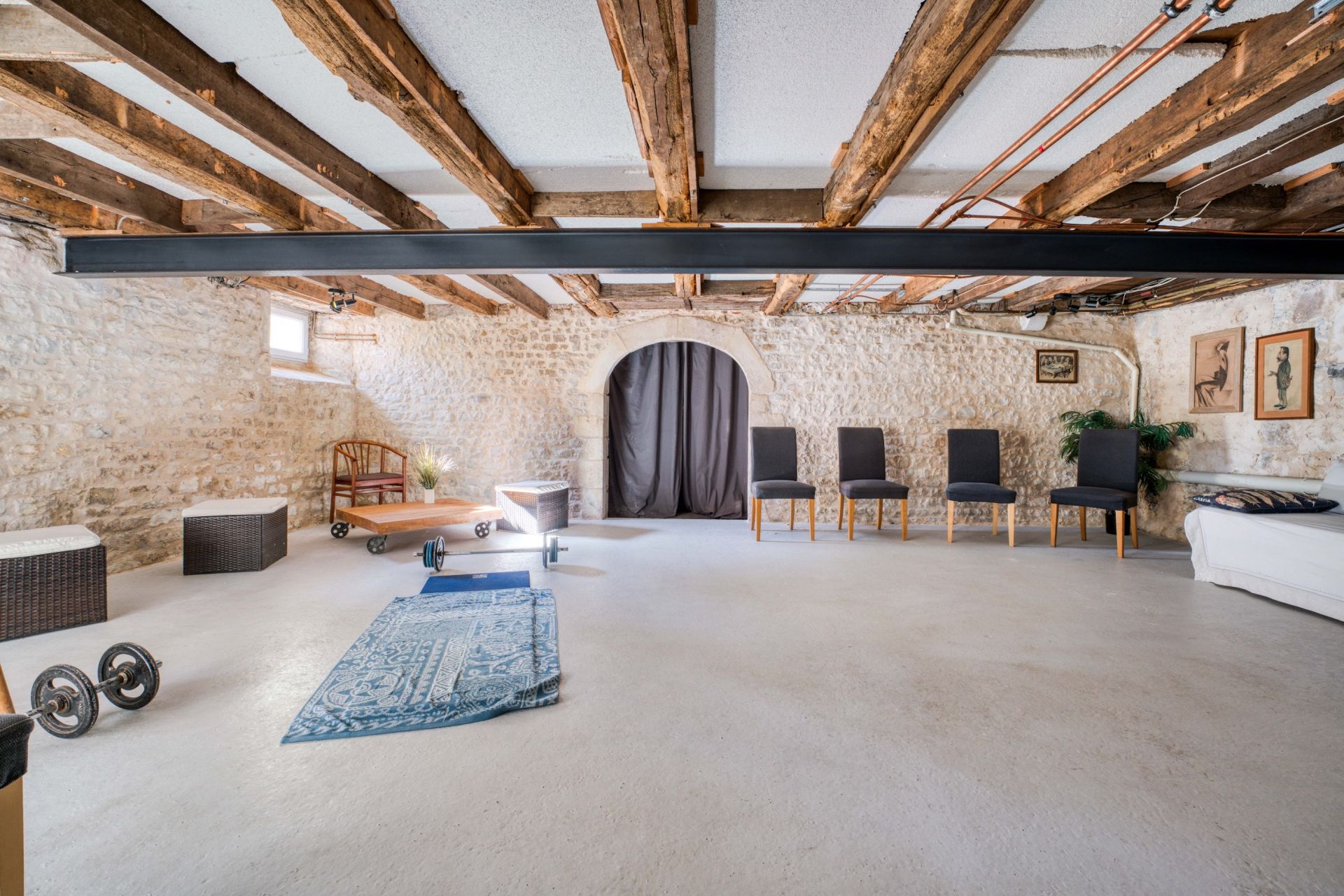 prestigious house 10 Rooms for sale on LA ROCHELLE (17000)