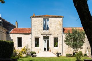 prestigious house 10 Rooms for sale on LA ROCHELLE (17000)