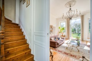 prestigious house 10 Rooms for sale on LA ROCHELLE (17000)