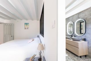 prestigious house 10 Rooms for sale on LA ROCHELLE (17000)