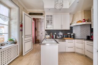 prestigious house 6 Rooms for sale on AYTRE (17440)