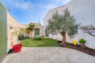 prestigious house 6 Rooms for sale on STE MARIE DE RE (17740)