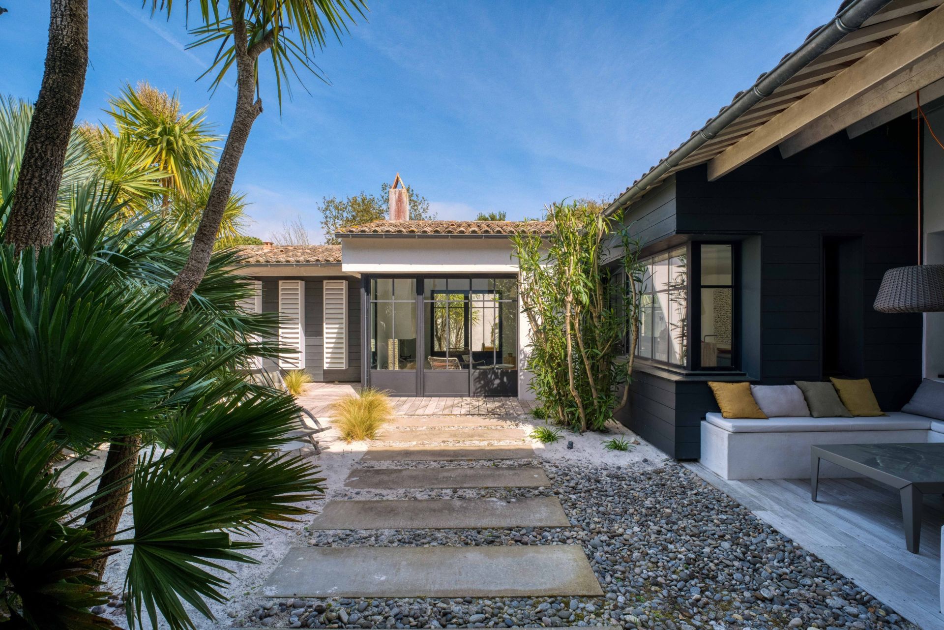 prestigious house 5 Rooms for sale on LES PORTES EN RE (17880)