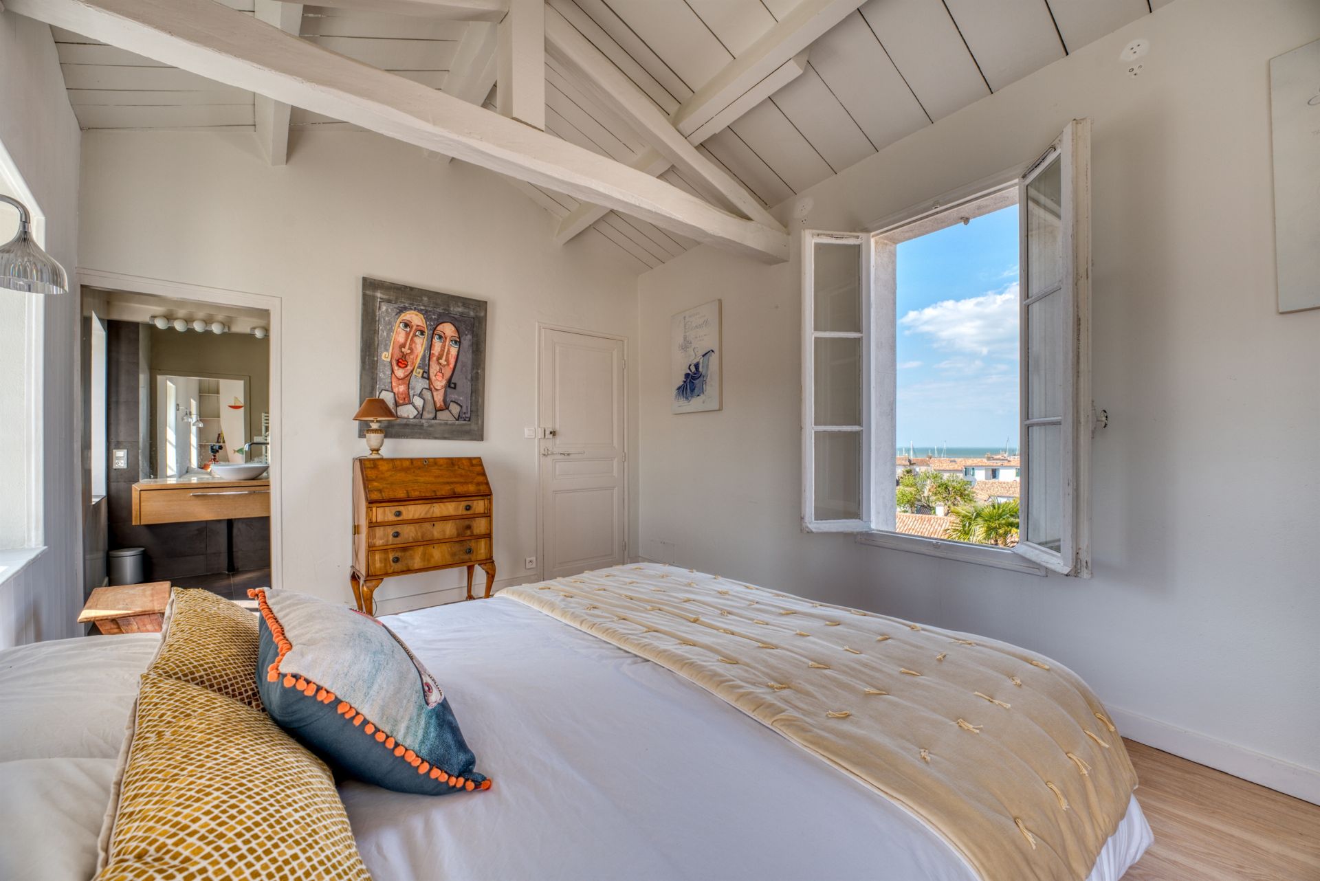 prestigious building for sale on ST MARTIN DE RE (17410)