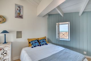 prestigious building for sale on ST MARTIN DE RE (17410)