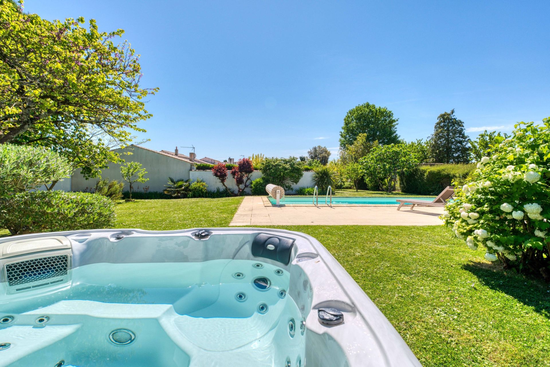 maison de prestige 7 Pièces en vente sur DOMPIERRE SUR MER (17139)