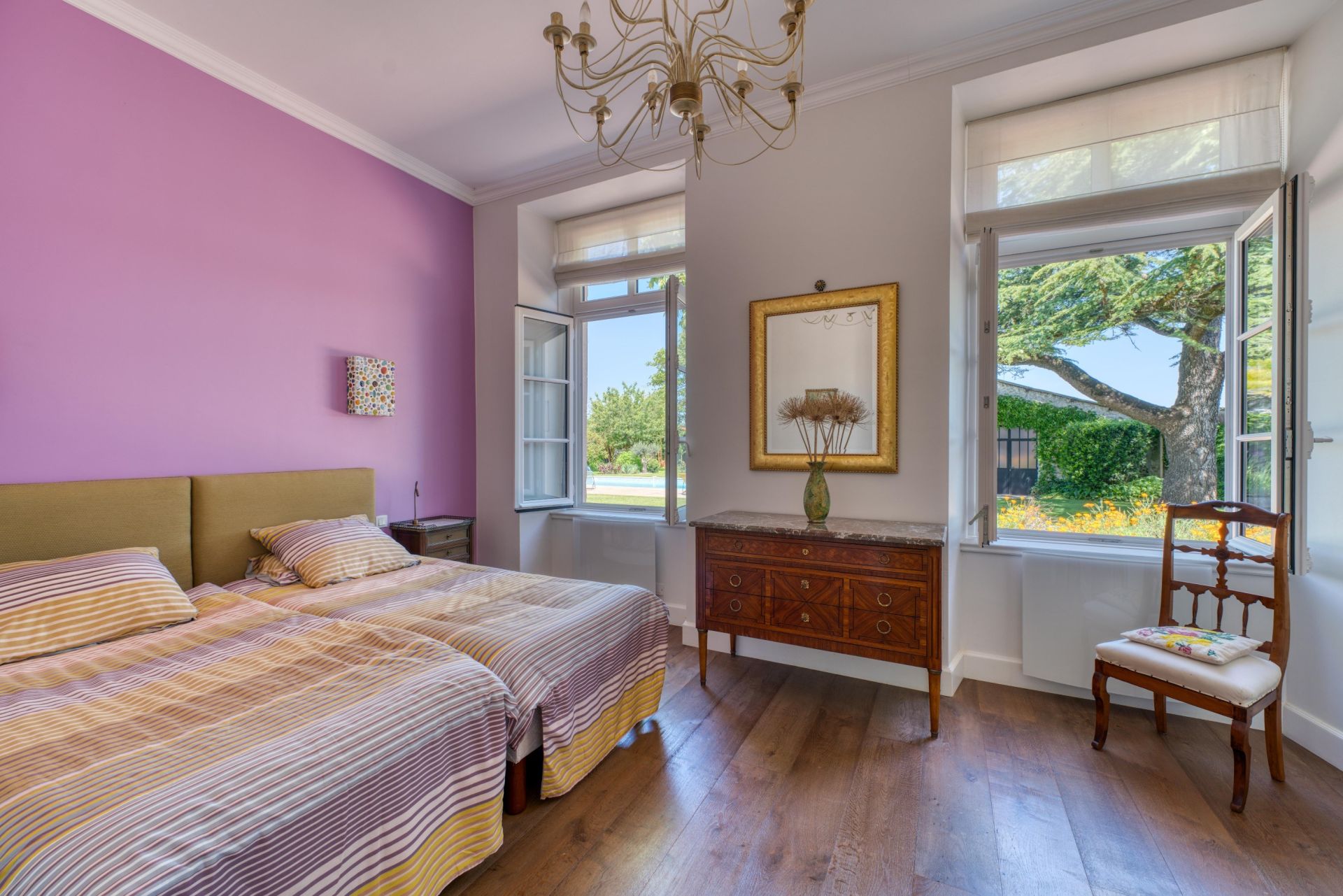 prestigious house 9 Rooms for sale on DOMPIERRE SUR MER (17139)