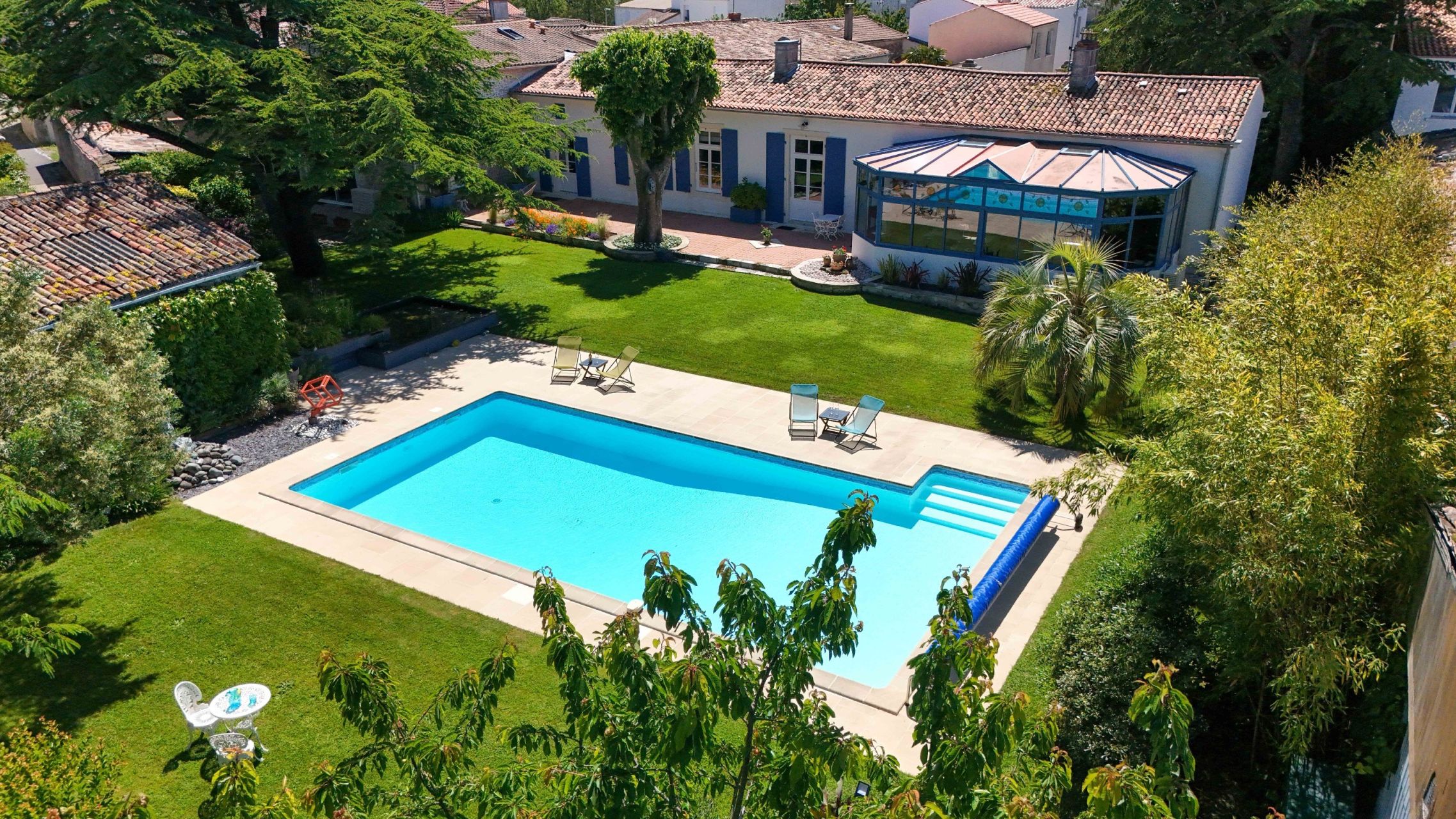 prestigious house 9 Rooms for sale on DOMPIERRE SUR MER (17139)