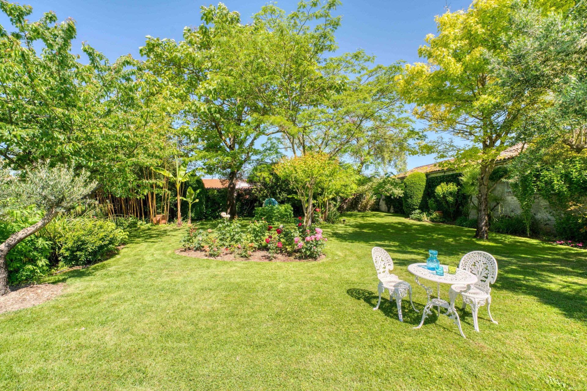 prestigious house 9 Rooms for sale on DOMPIERRE SUR MER (17139)