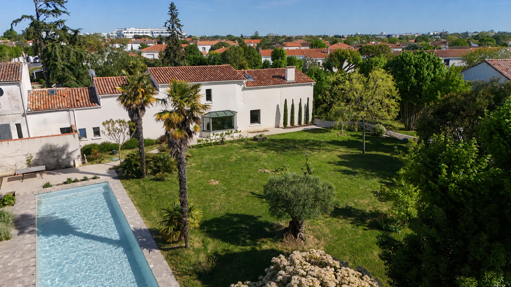 maison de prestige 8 Pièces en vente sur LAGORD (17140)