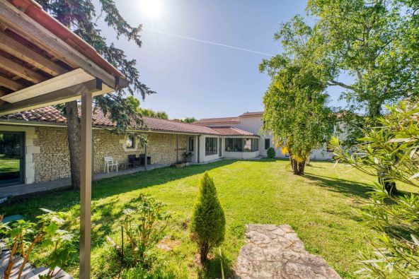 Sale Prestigious house Lagord 8&nbsp;Rooms 338&nbsp;m²