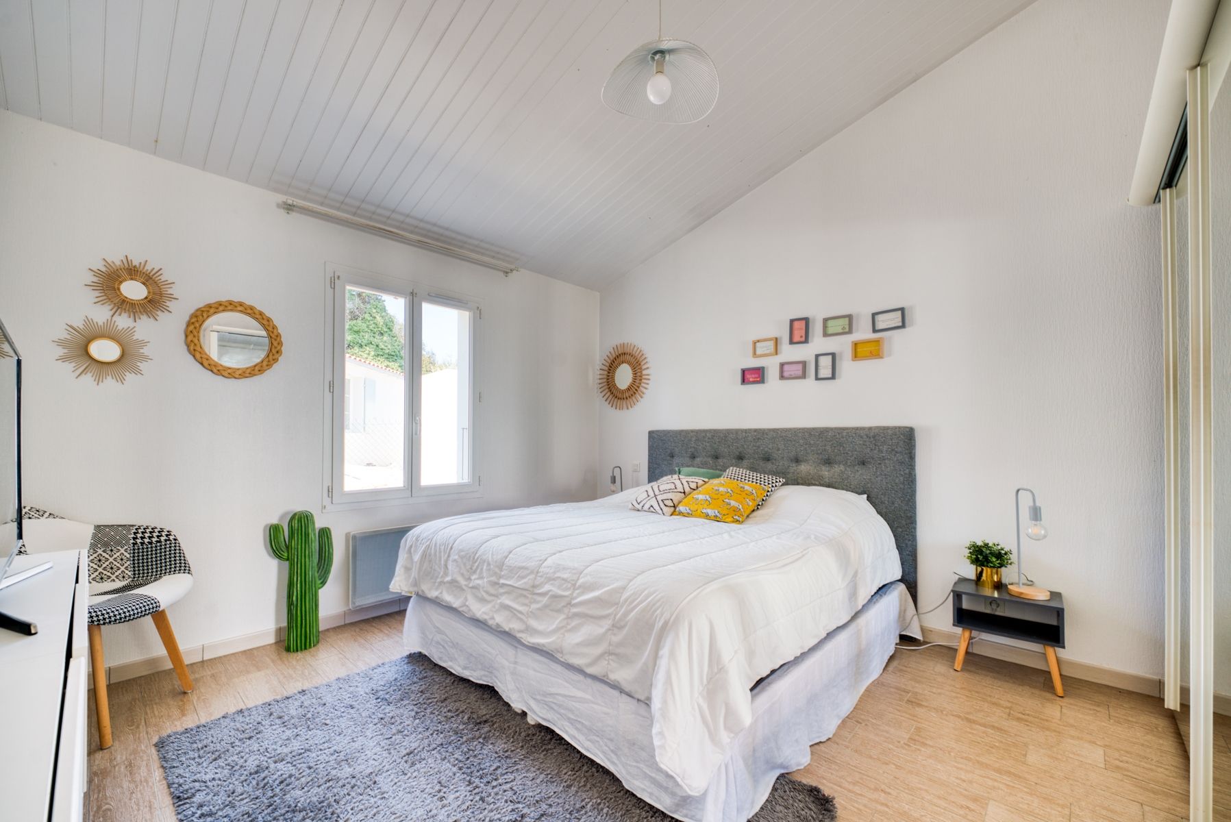 prestigious house 9 Rooms for sale on RIVEDOUX PLAGE (17940)