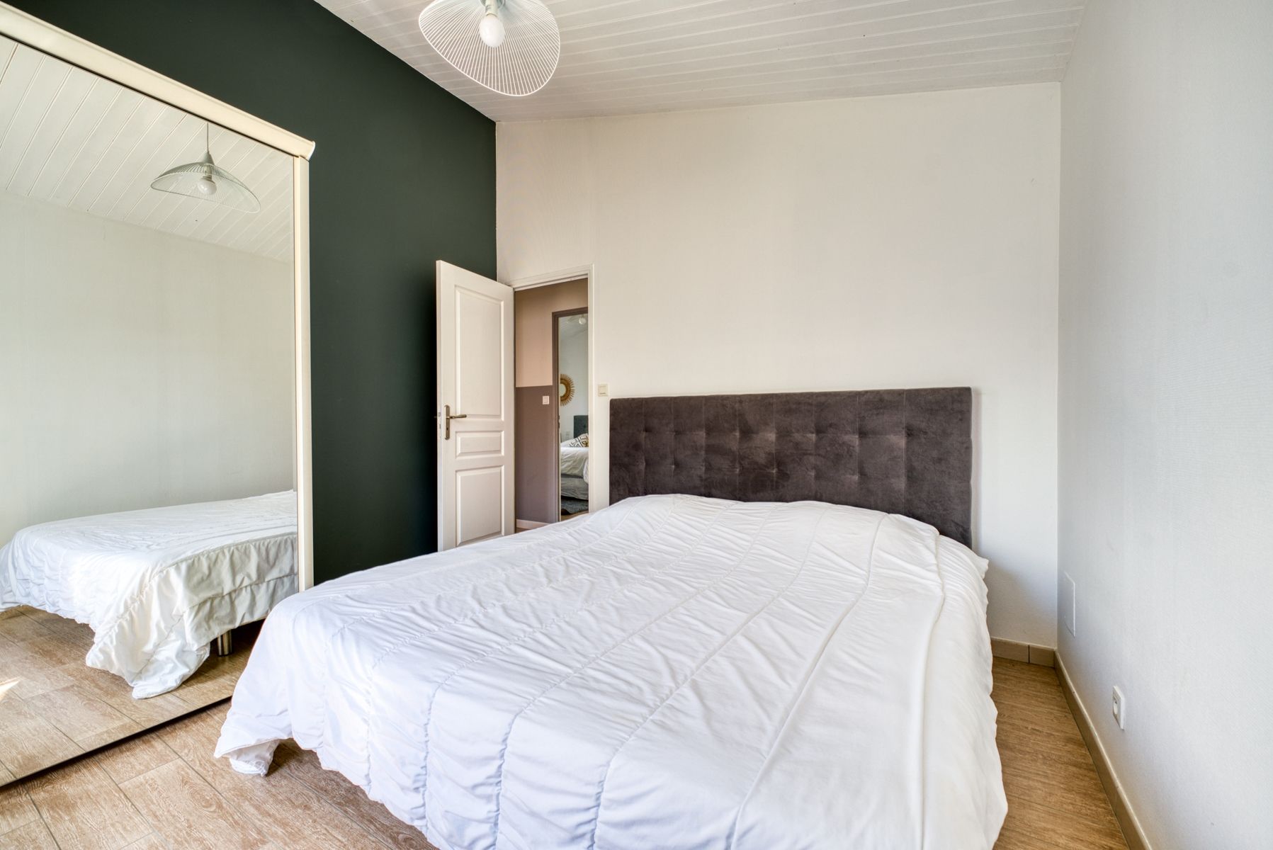 prestigious house 9 Rooms for sale on RIVEDOUX PLAGE (17940)