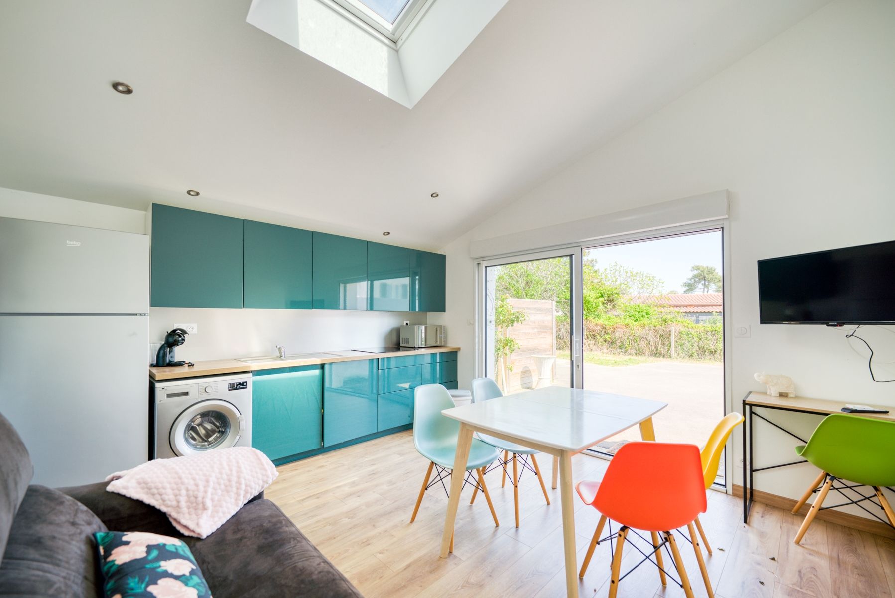 prestigious house 9 Rooms for sale on RIVEDOUX PLAGE (17940)