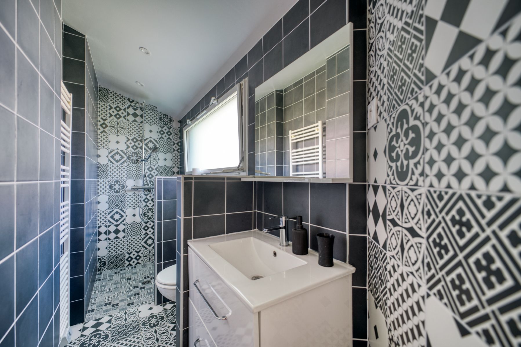 prestigious house 9 Rooms for sale on RIVEDOUX PLAGE (17940)