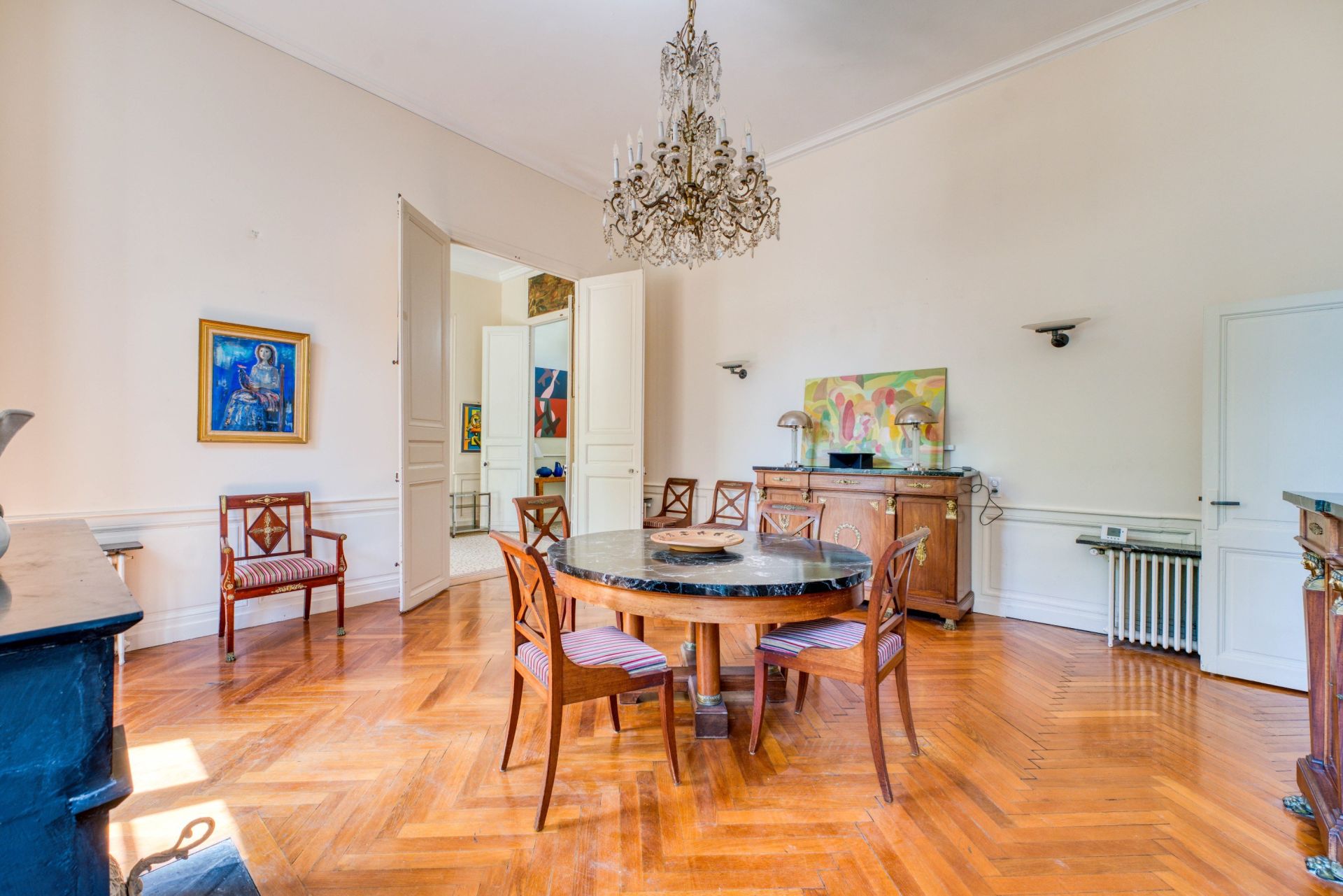 prestigious apartment 8 Rooms for sale on LA ROCHELLE (17000)
