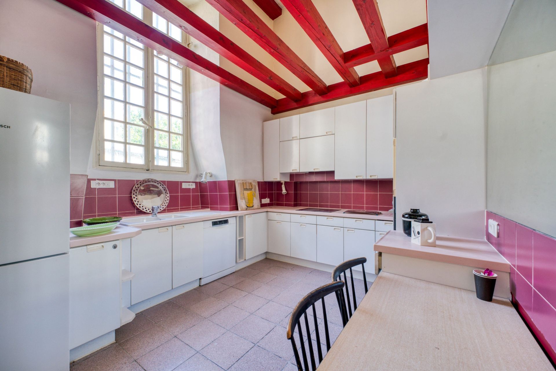 prestigious apartment 8 Rooms for sale on LA ROCHELLE (17000)