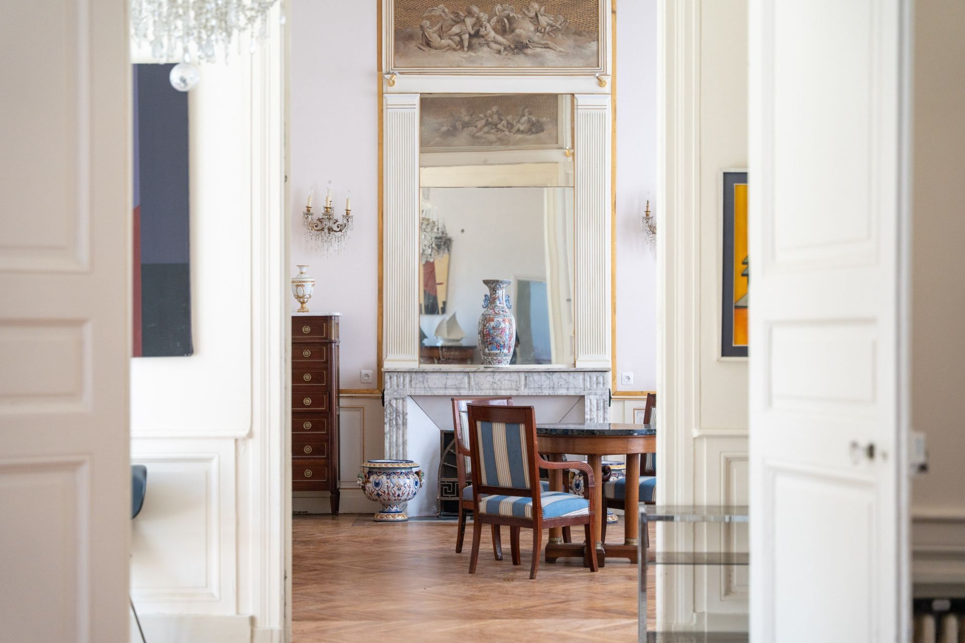 prestigious apartment 8 Rooms for sale on LA ROCHELLE (17000)