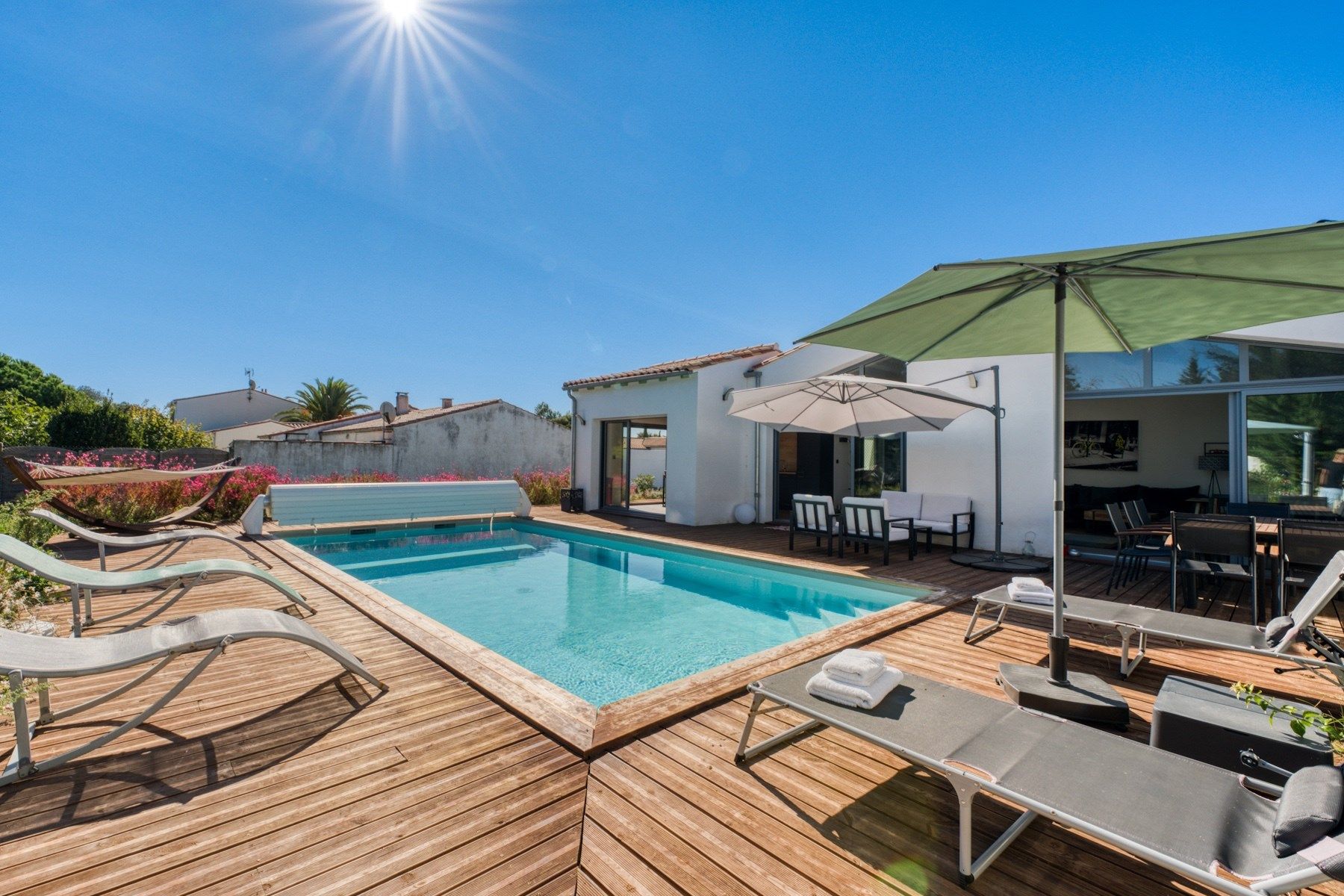 prestigious house 6 Rooms for sale on LA COUARDE SUR MER (17670)