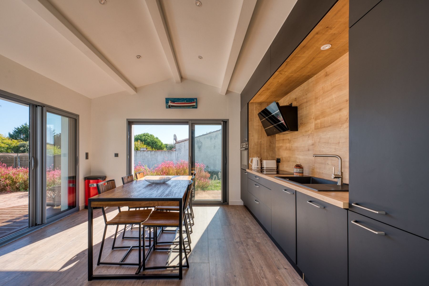 prestigious house 6 Rooms for sale on LA COUARDE SUR MER (17670)